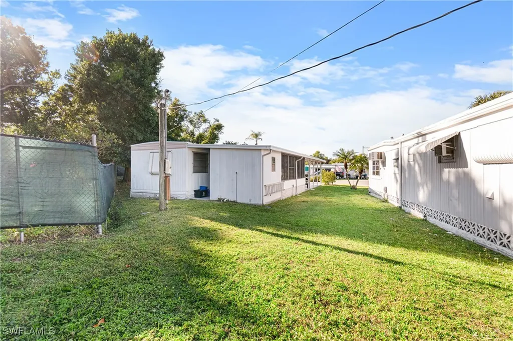 5558 Palm Beach Boulevard Fort Myers FL 33905