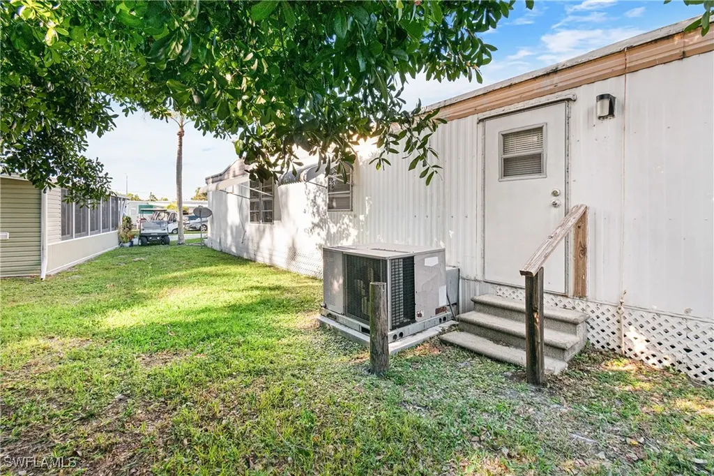 5558 Palm Beach Boulevard Fort Myers FL 33905