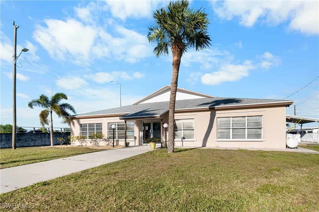 5558 Palm Beach Boulevard Fort Myers FL 33905