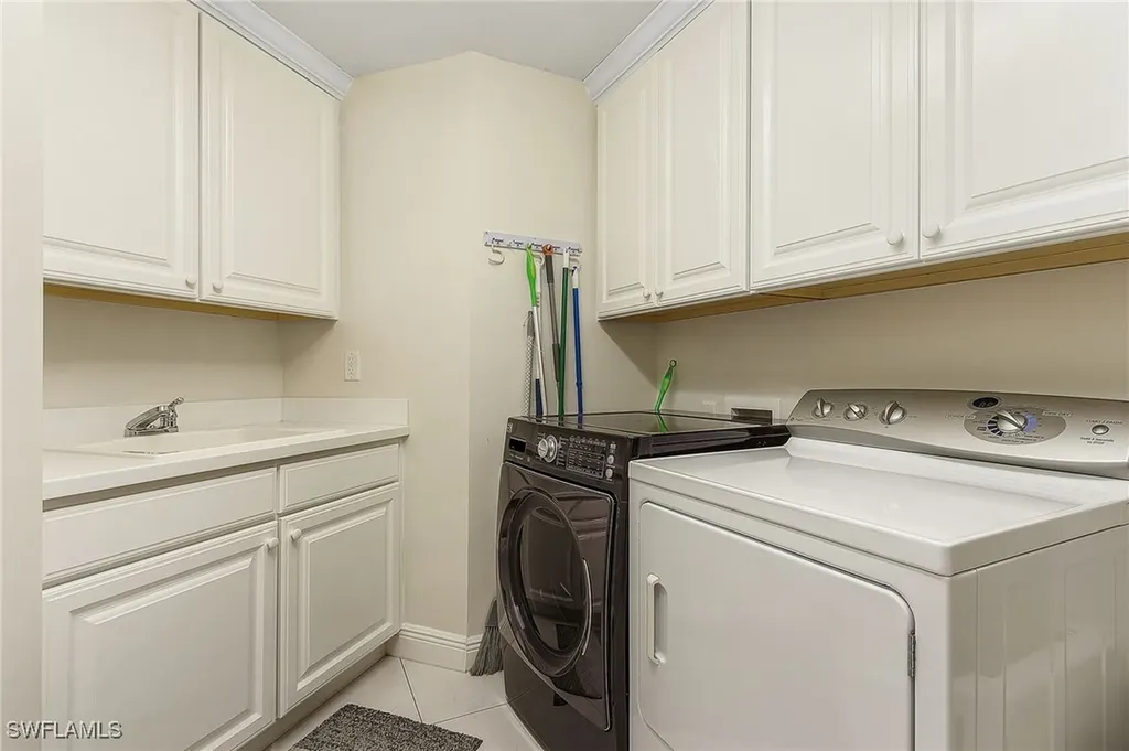 6021 Silver King Boulevard Cape Coral FL 33914