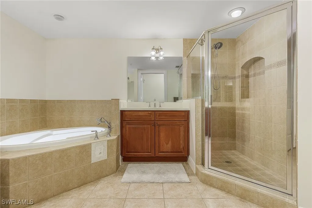 6021 Silver King Boulevard Cape Coral FL 33914