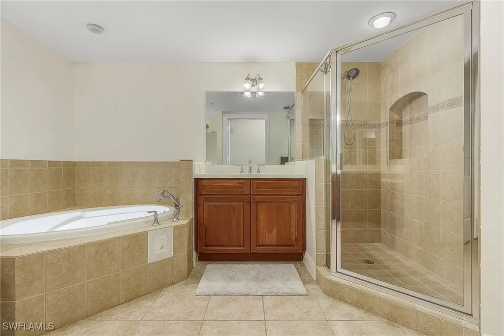 6021 Silver King Boulevard Cape Coral FL 33914