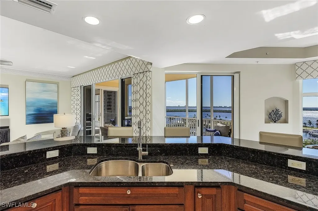 6021 Silver King Boulevard Cape Coral FL 33914