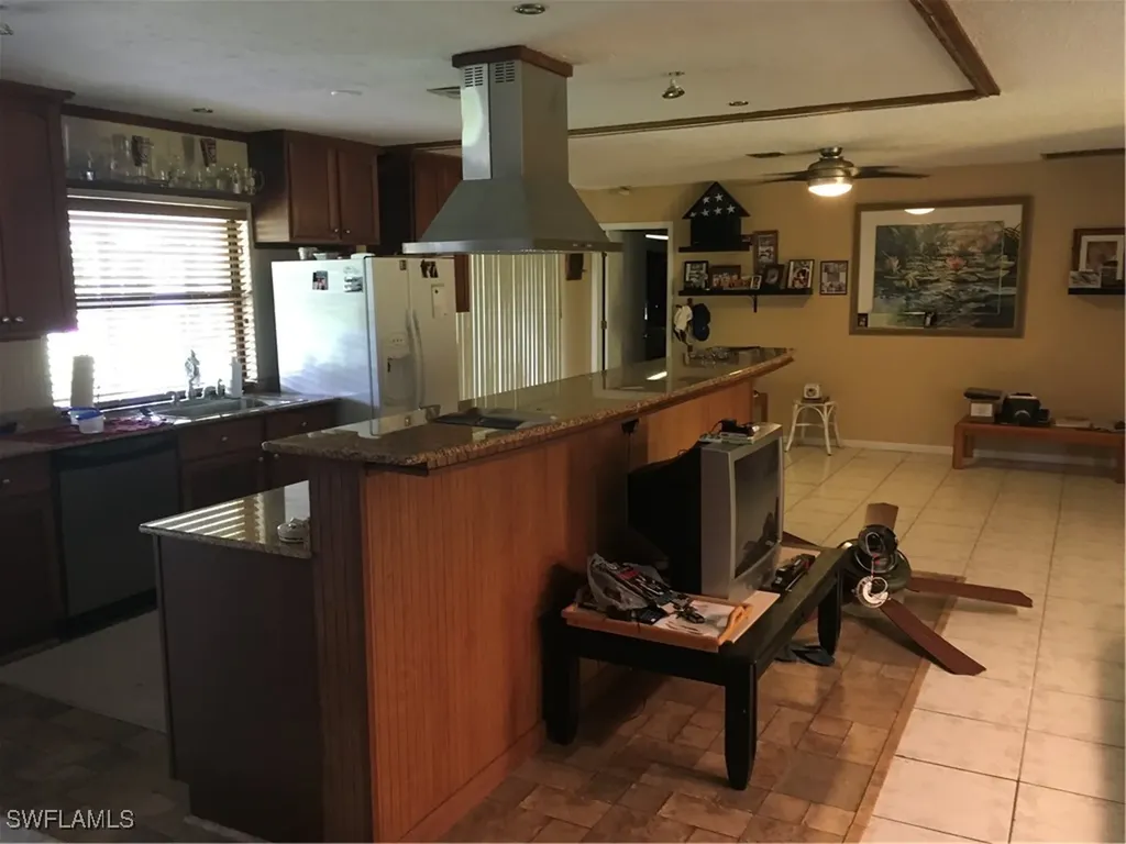 4709 Vinsetta Avenue North Fort Myers FL 33903