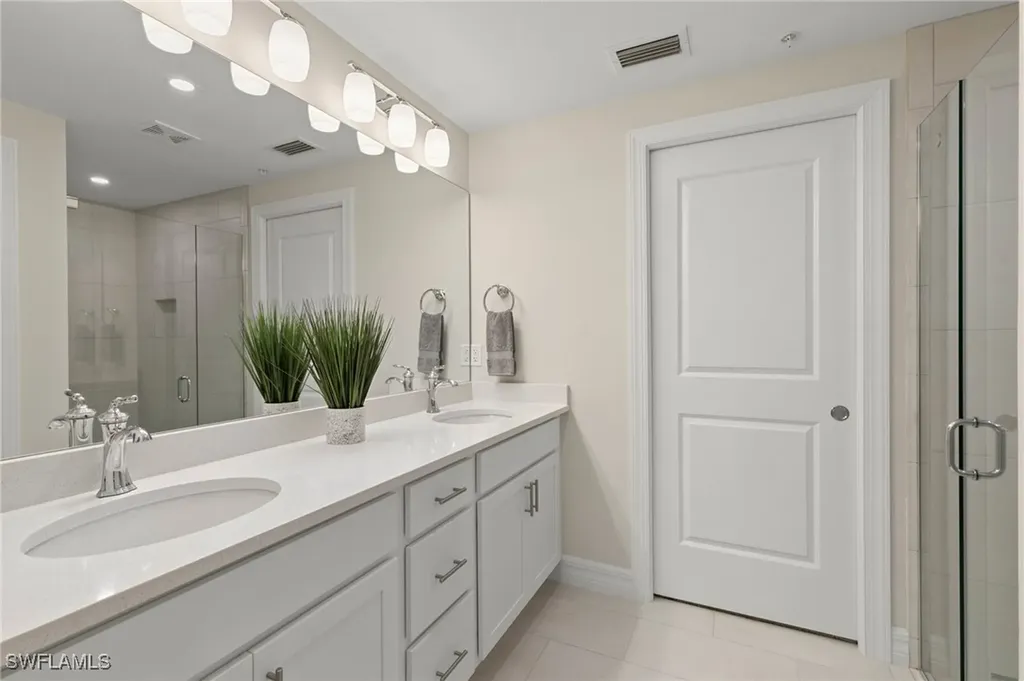 238 Indies Drive E Naples FL 34114