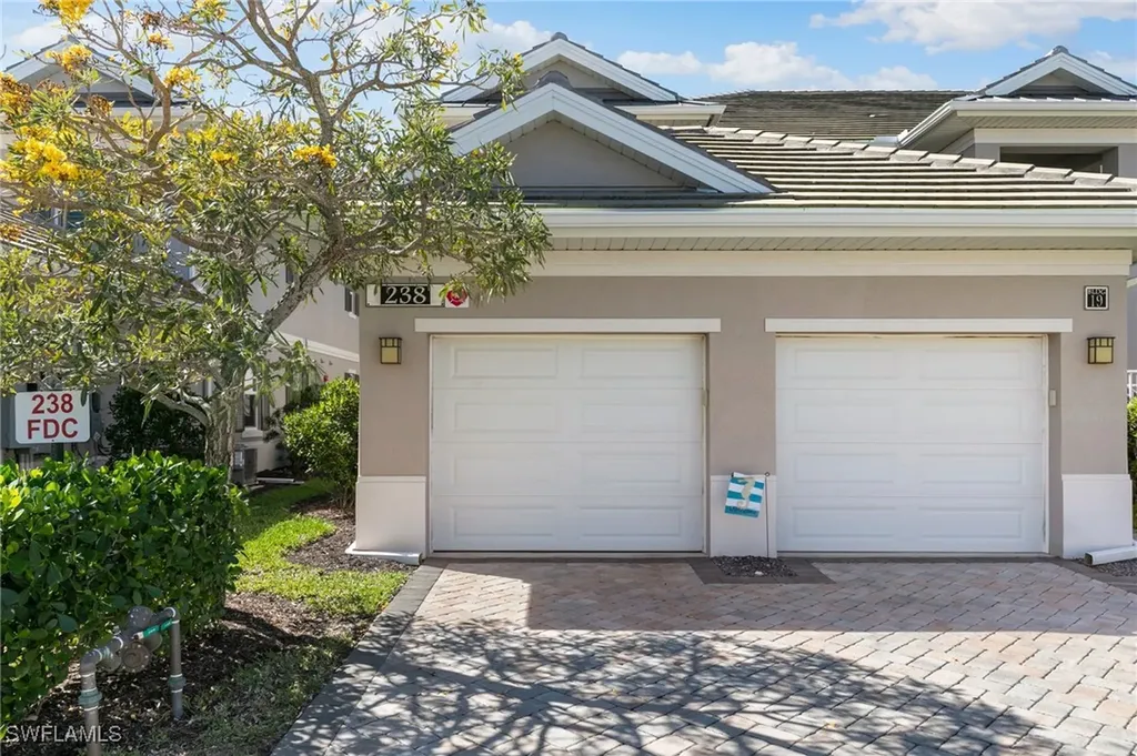 238 Indies Drive E Naples FL 34114