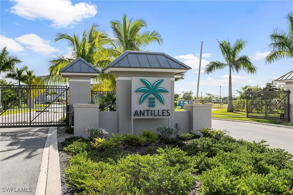 238 Indies Drive E Naples FL 34114