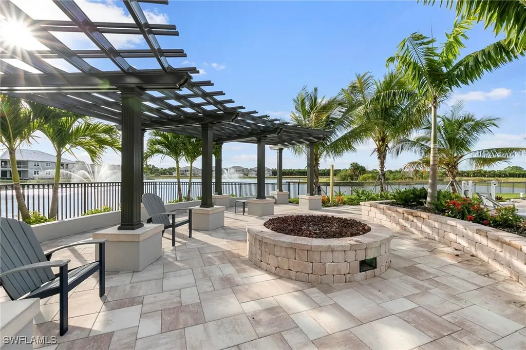 238 Indies Drive E Naples FL 34114