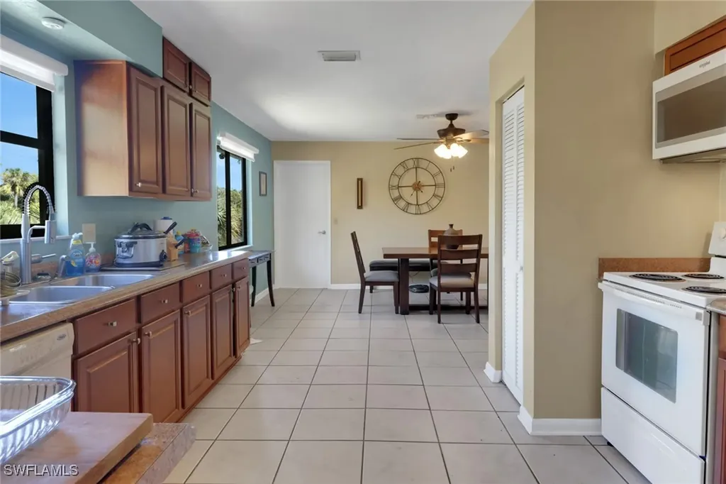 4764 Pembrooke Lane Bonita Springs FL 34134