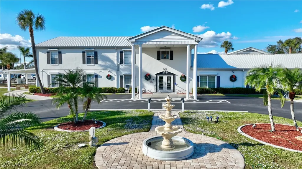 174 Santa Fe Trail North Fort Myers FL 33917