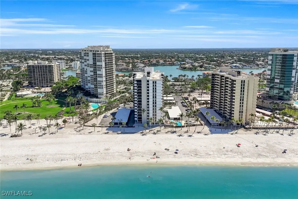 Naples FL, 4005 Gulf Shore Boulevard N, Unit 404