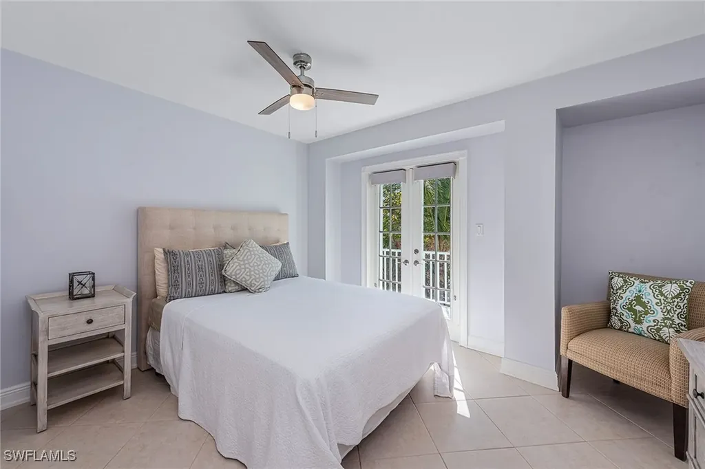 10455 Keewaydin Naples FL 34113