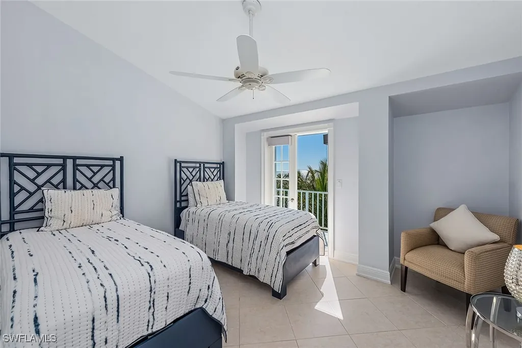 10455 Keewaydin Naples FL 34113