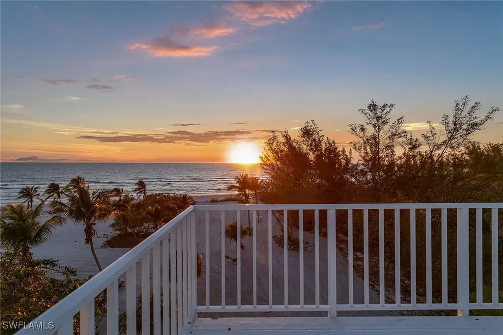 10455 Keewaydin Naples FL 34113