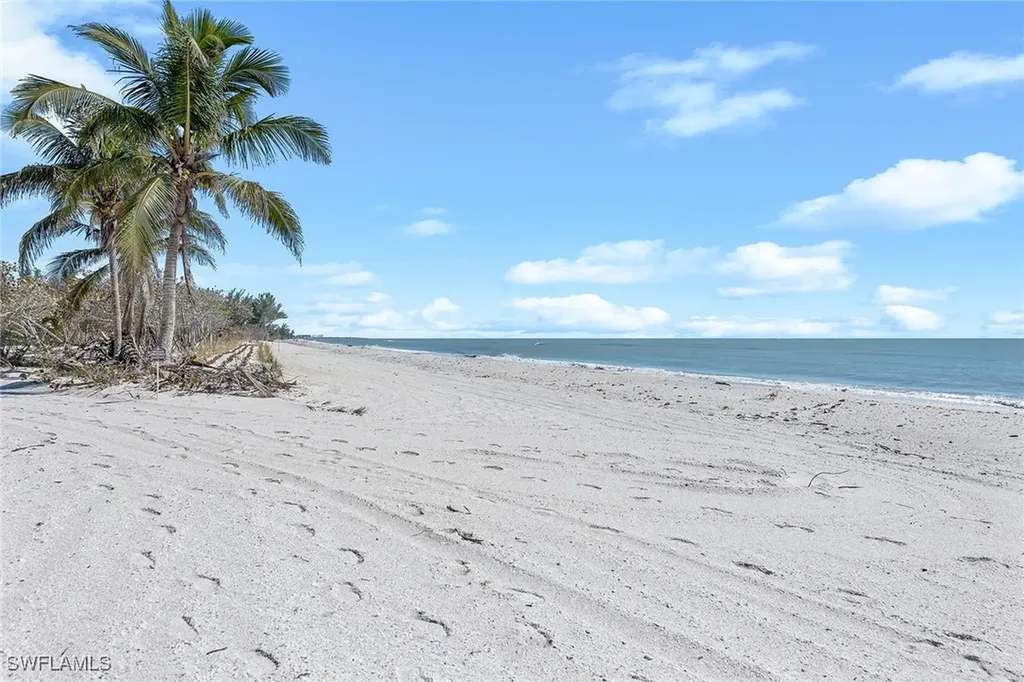 10455 Keewaydin Naples FL 34113