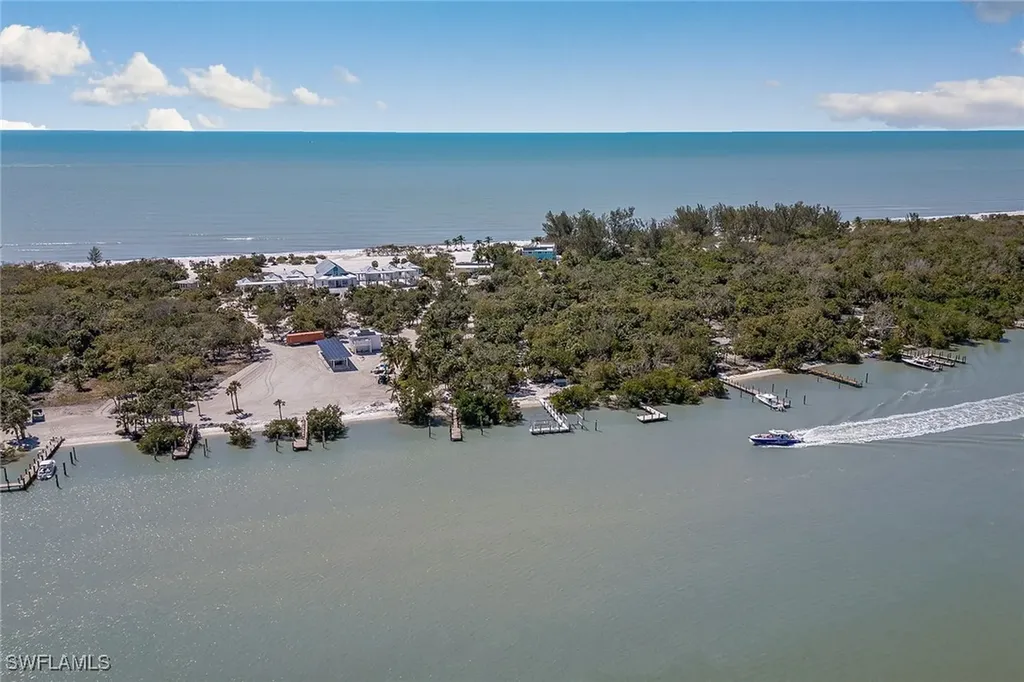 10455 Keewaydin Naples FL 34113