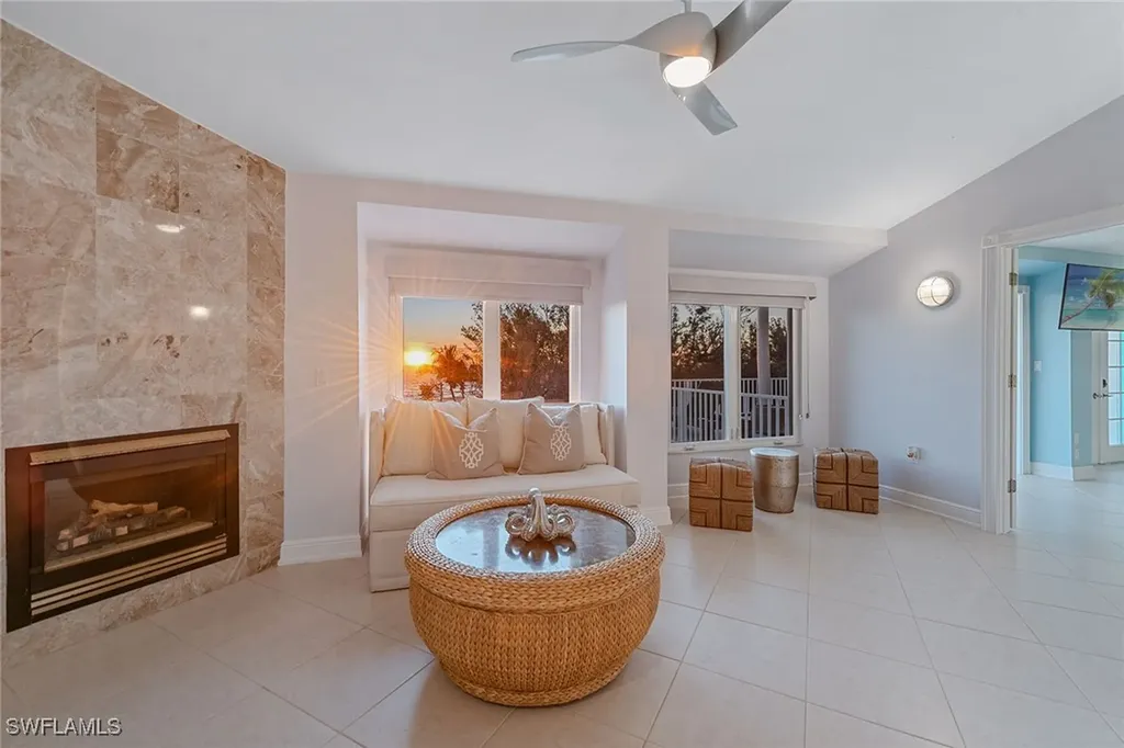 10455 Keewaydin Naples FL 34113