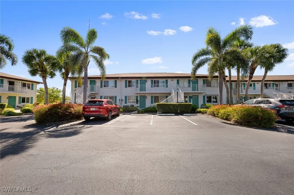 185 Penny Lane Naples FL 34112