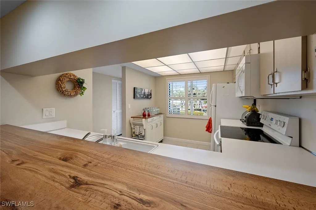 185 Penny Lane Naples FL 34112