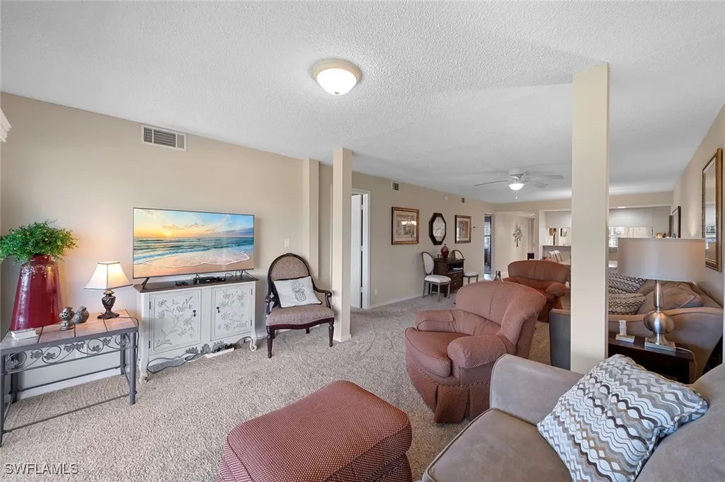 185 Penny Lane Naples FL 34112