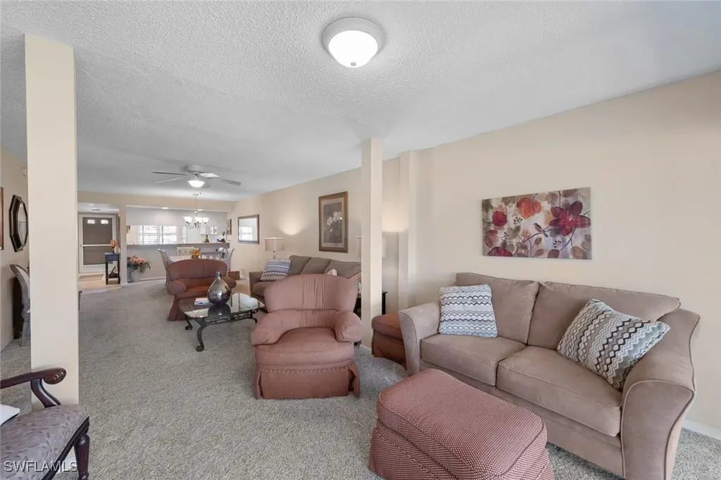 185 Penny Lane Naples FL 34112