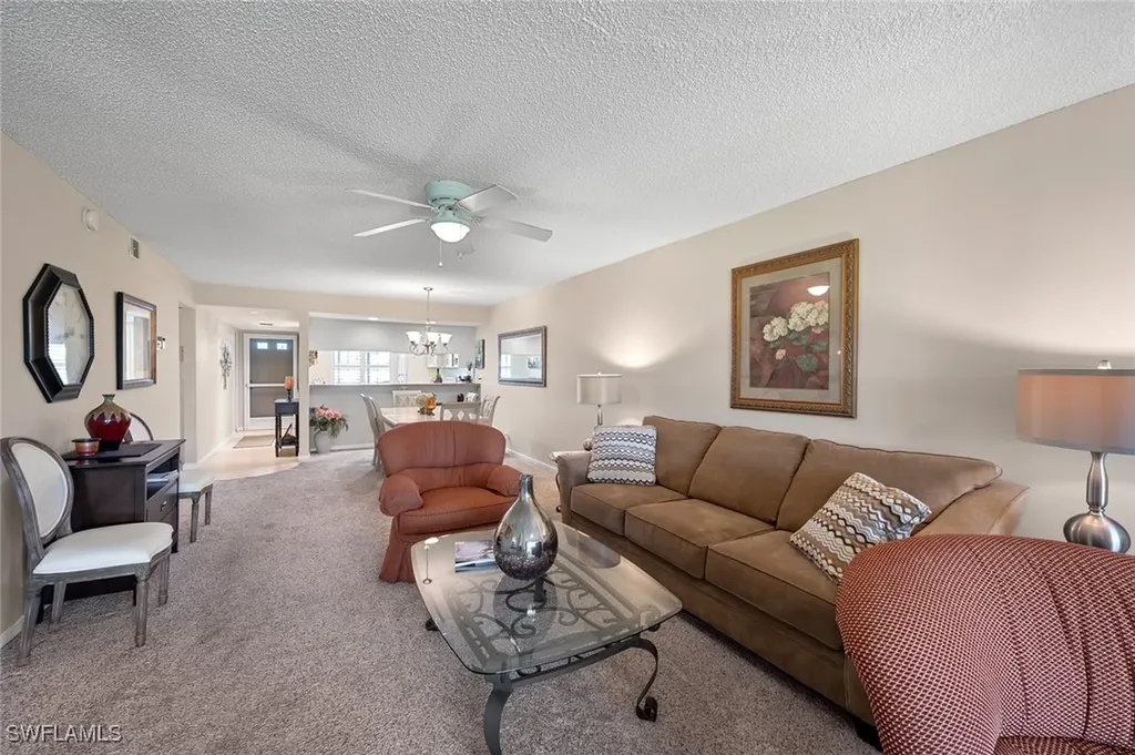 185 Penny Lane Naples FL 34112