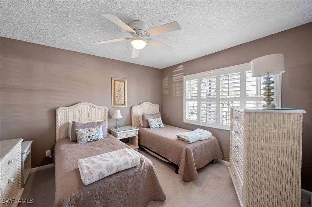 185 Penny Lane Naples FL 34112