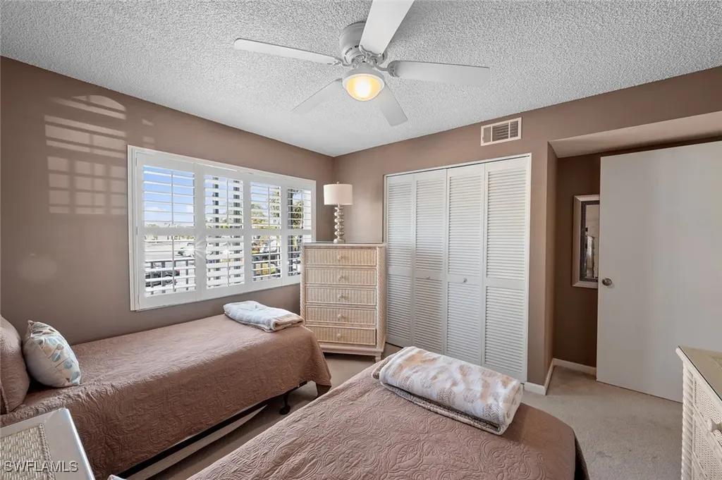 185 Penny Lane Naples FL 34112