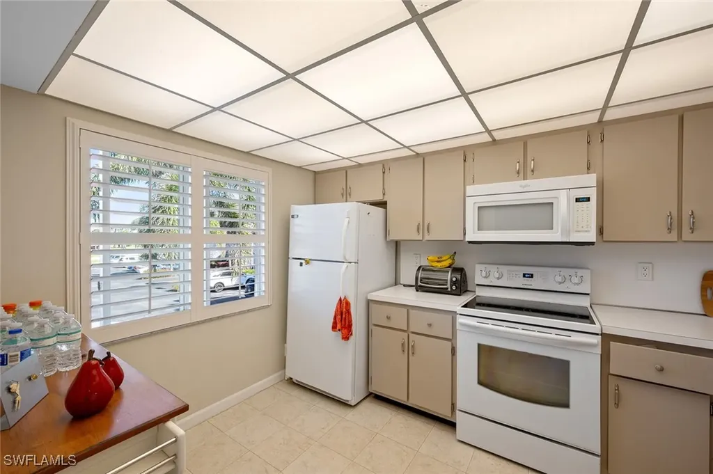 185 Penny Lane Naples FL 34112