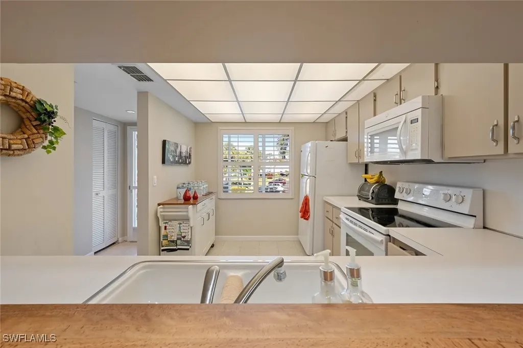 185 Penny Lane Naples FL 34112