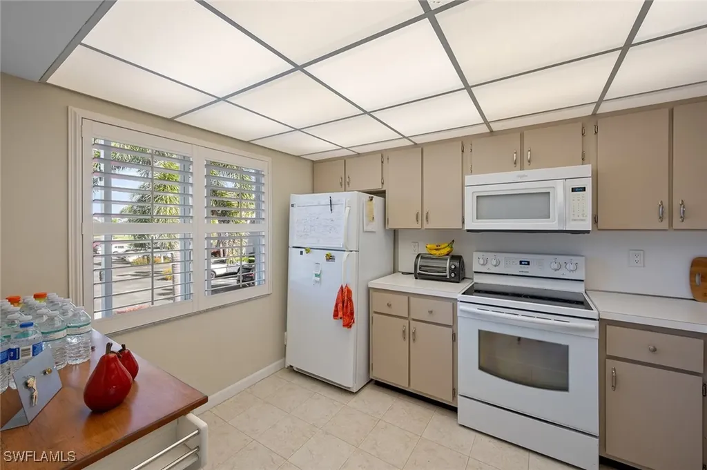 185 Penny Lane Naples FL 34112