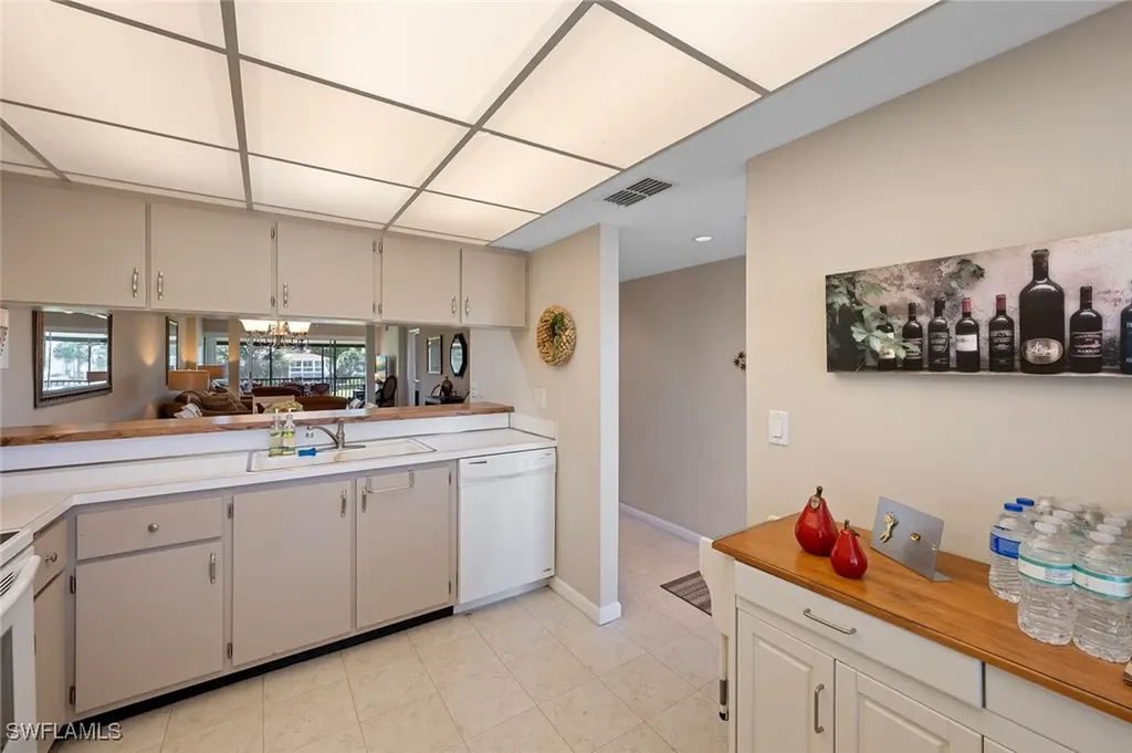 185 Penny Lane Naples FL 34112