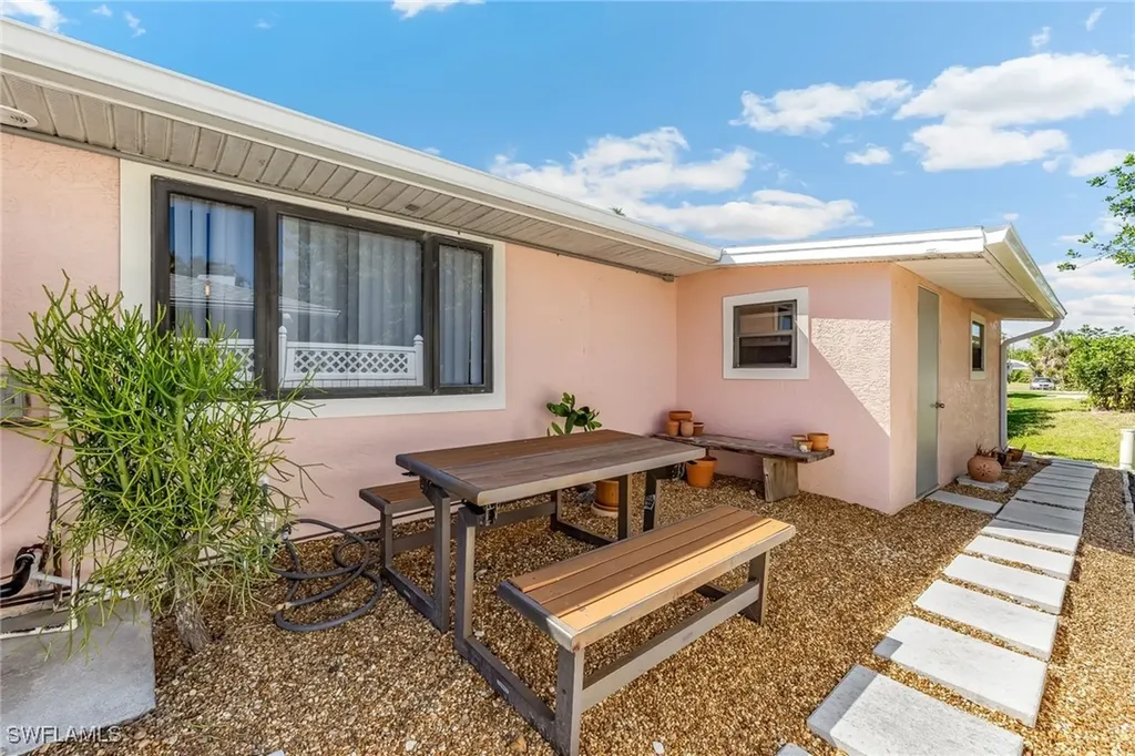 6024 Perthshire Lane Fort Myers FL 33908