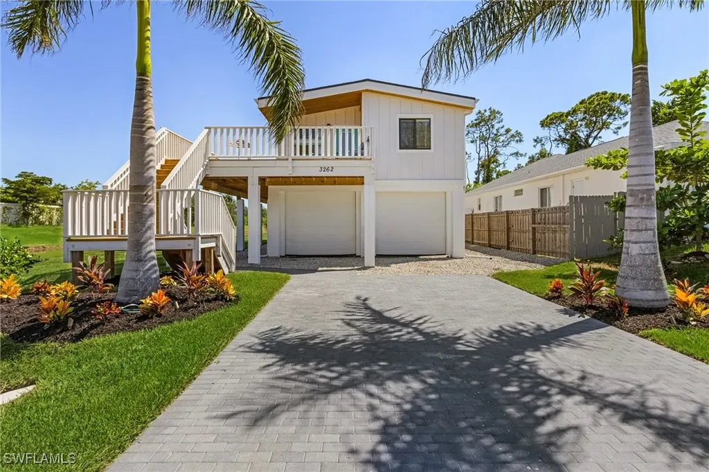 3262 Andrews Avenue Naples FL 34112