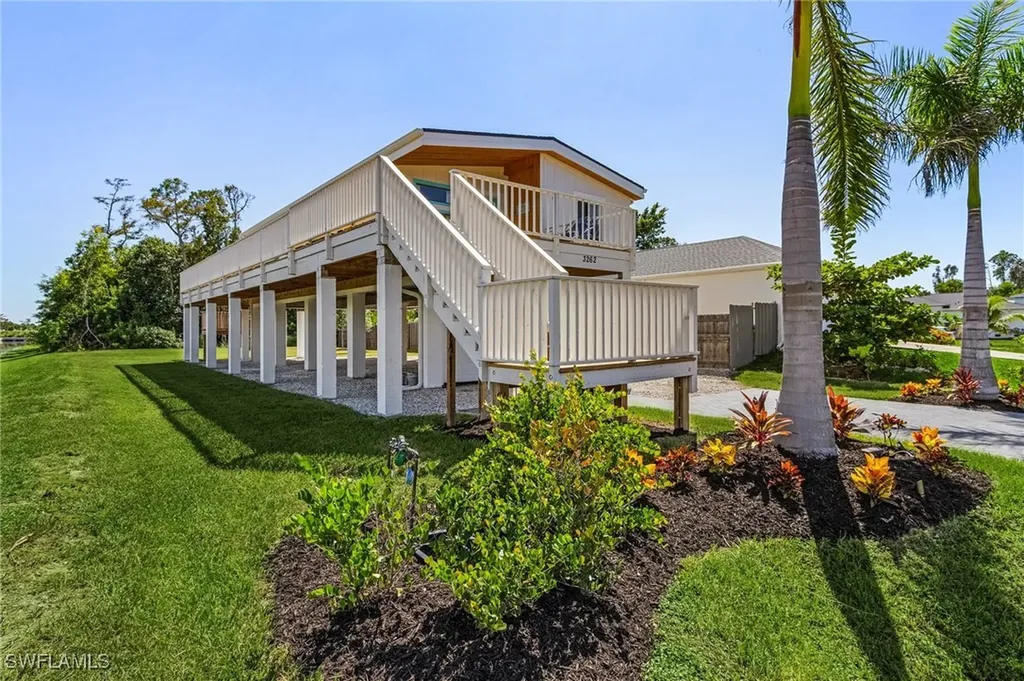 3262 Andrews Avenue Naples FL 34112