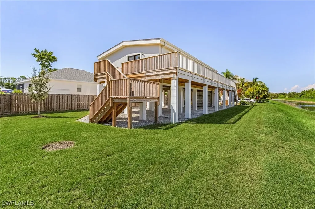 3262 Andrews Avenue Naples FL 34112