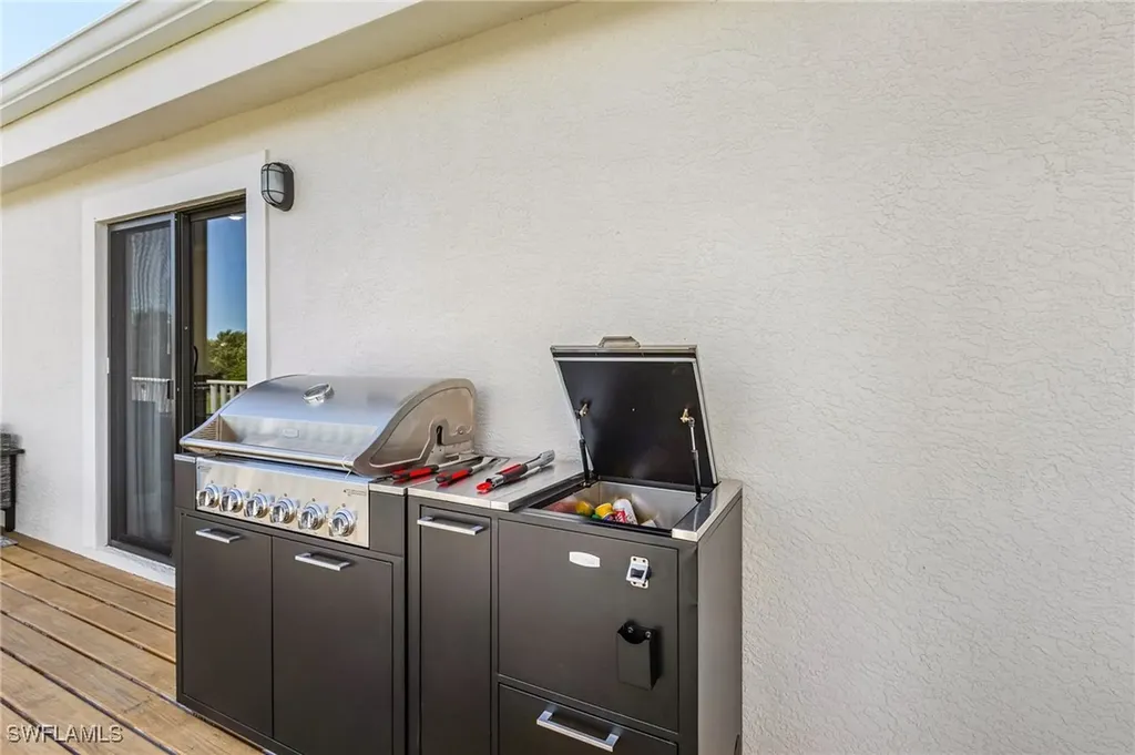 3262 Andrews Avenue Naples FL 34112