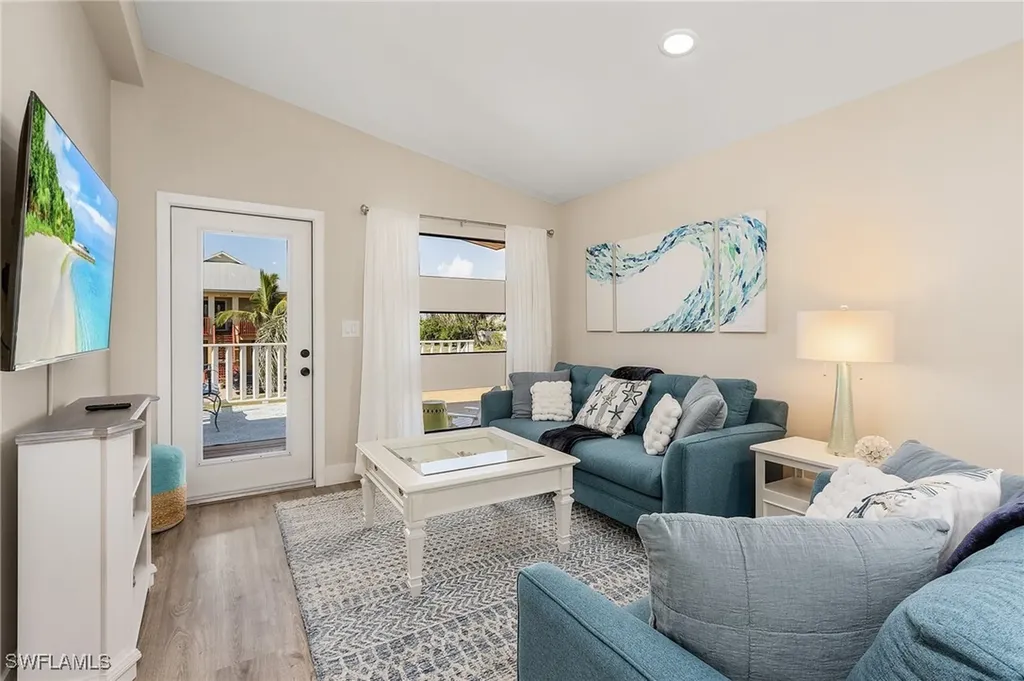3262 Andrews Avenue Naples FL 34112