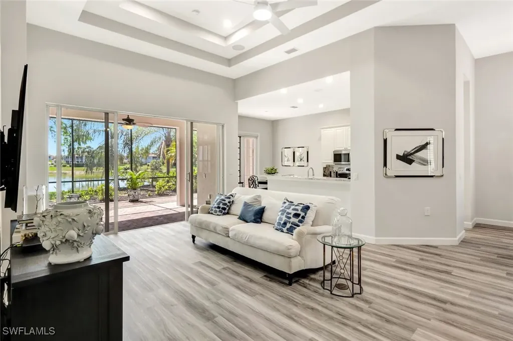 3376 Sandpiper Way Naples FL 34109