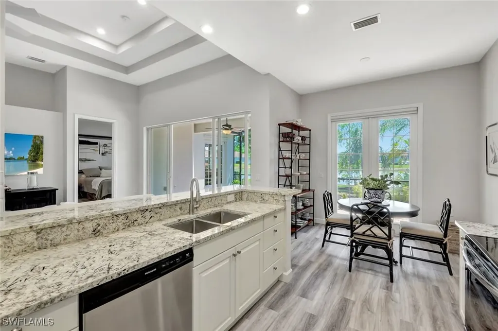 3376 Sandpiper Way Naples FL 34109
