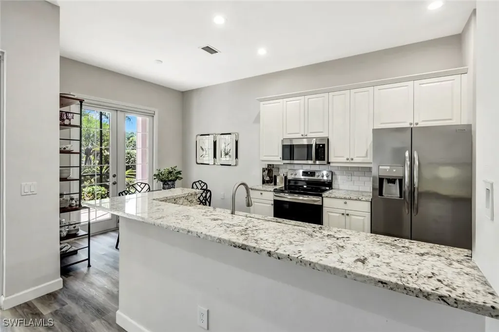 3376 Sandpiper Way Naples FL 34109