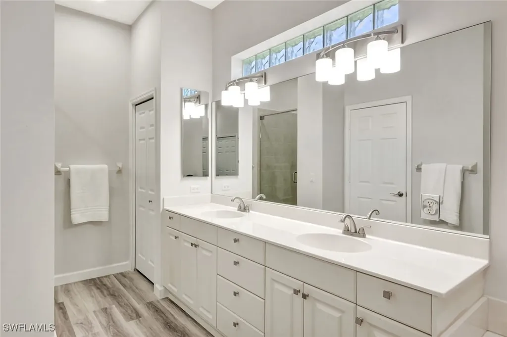 3376 Sandpiper Way Naples FL 34109