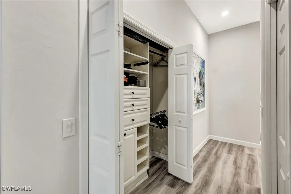 3376 Sandpiper Way Naples FL 34109