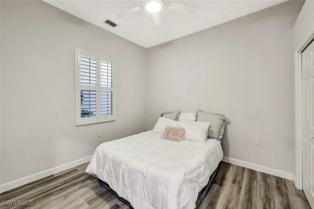 3376 Sandpiper Way Naples FL 34109