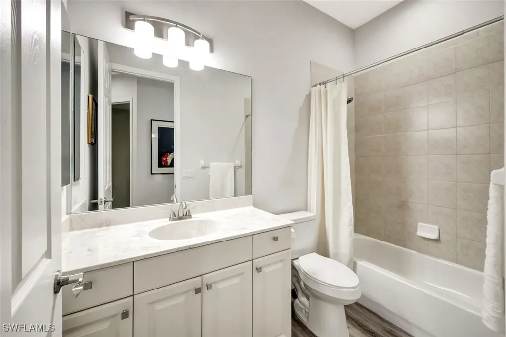 3376 Sandpiper Way Naples FL 34109