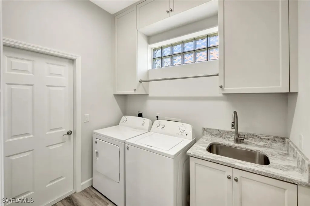 3376 Sandpiper Way Naples FL 34109