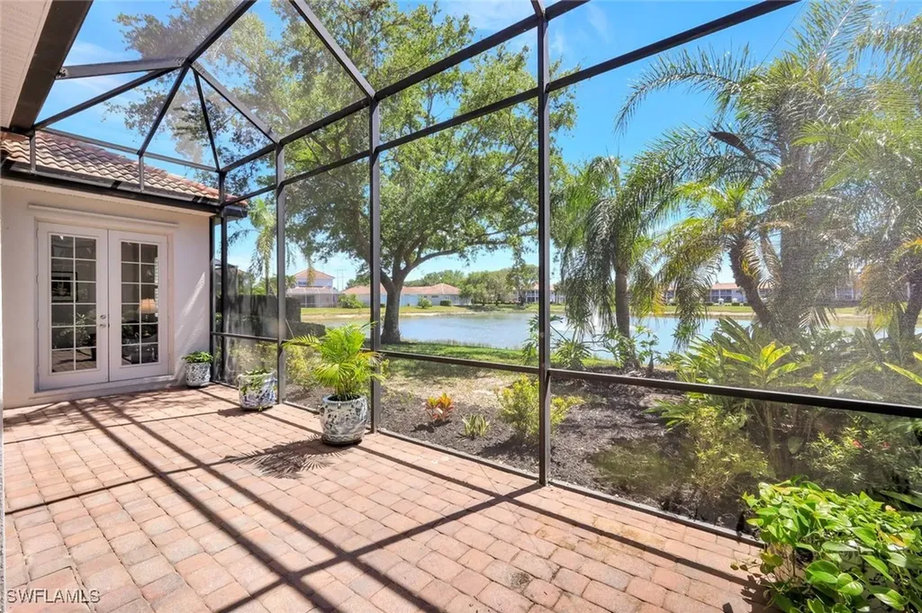 3376 Sandpiper Way Naples FL 34109