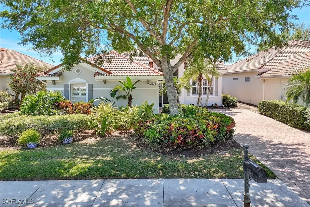 3376 Sandpiper Way Naples FL 34109