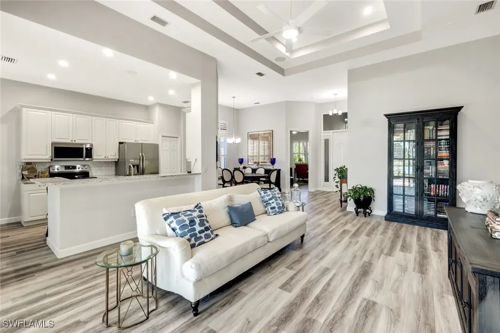 3376 Sandpiper Way Naples FL 34109