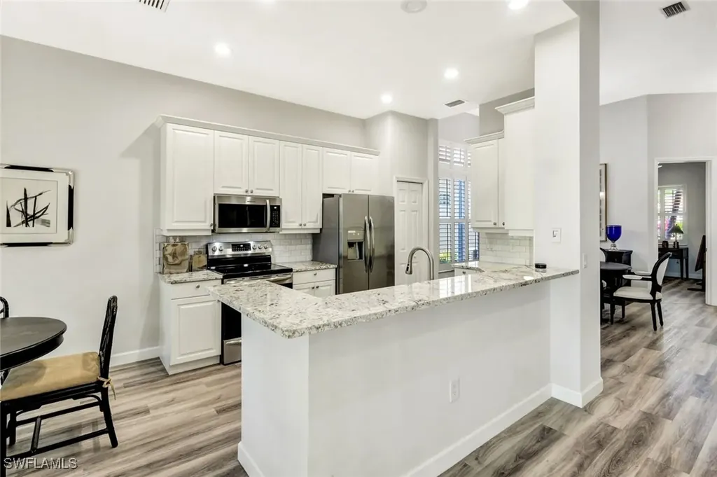 3376 Sandpiper Way Naples FL 34109